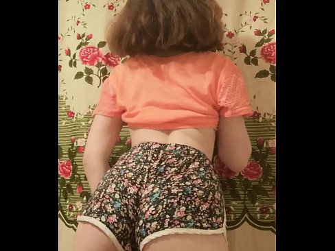 ❤️ Nwa ọhụrụ sexy na-eyipụ uwe mkpirisi ya na igwefoto ❤❌ Ihe gba ọtọ  ️❤